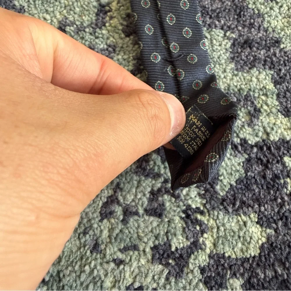 Polo Ralph Lauren Men’s 100% Silk Black Formal Tie with Green and Red Florals - Picture 3 of 4